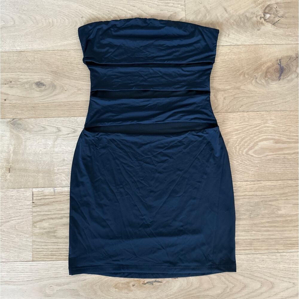 White Fox Boutique - Cut Out Strapless Mini Dress in Black